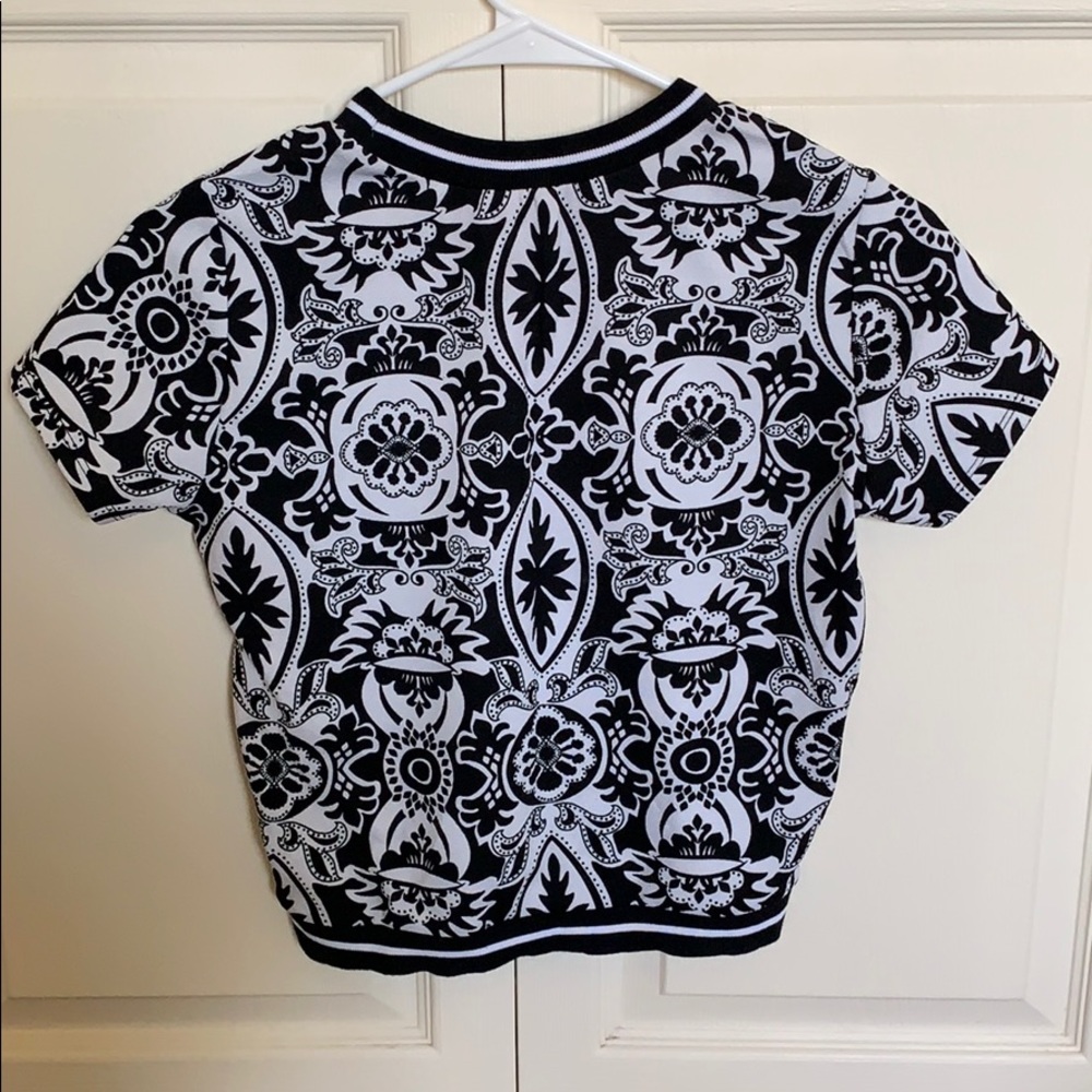 Black and white floral tee - Picture 3 of 4
